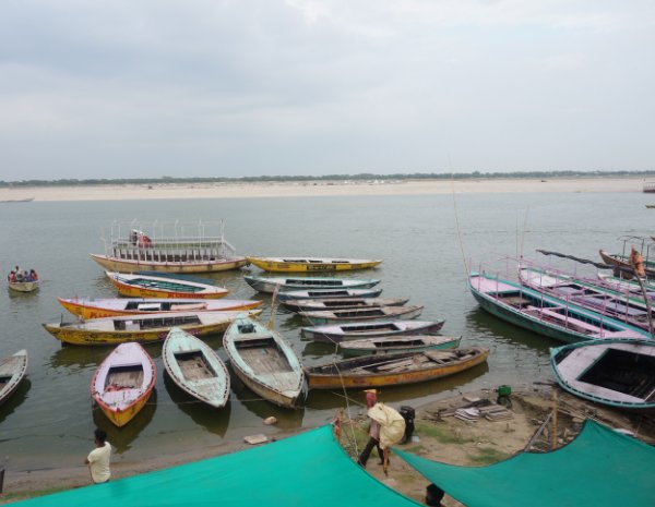  गंगा तेरा पानी अमृत